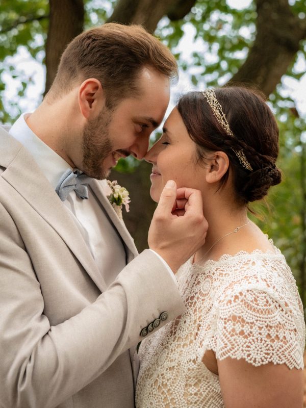 Paarshooting eines Paares bei der Hochzeit in Konstanz